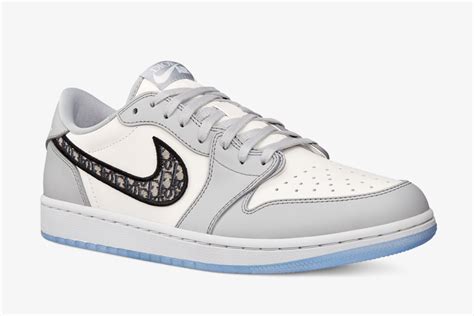 air dior tongue|Get a First Look at the Dior x Air Jordan 1 Low .